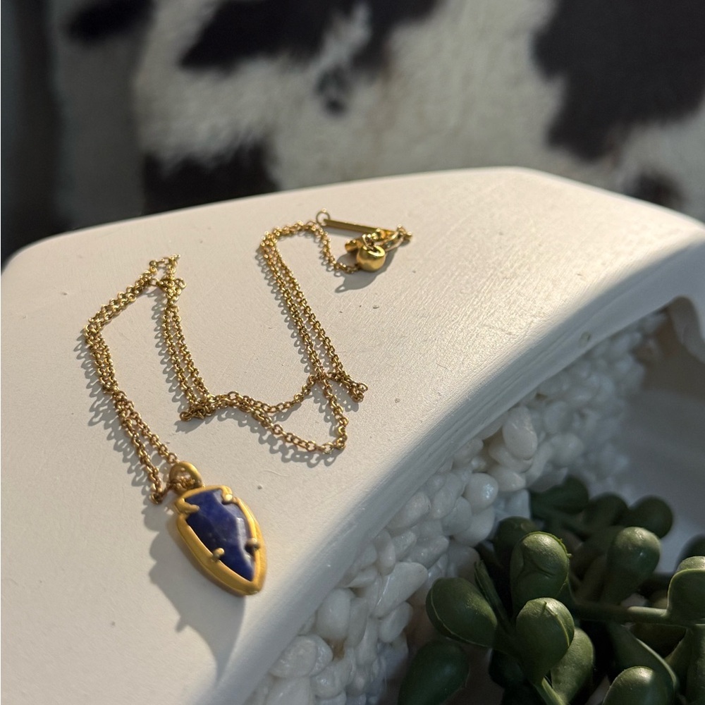 Kendra Scott Yellow Rose Lapis Lazuli Arrowhead Necklace